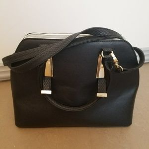 ☄FLASH SALE☄ 🆕 Stylish Purse 😀